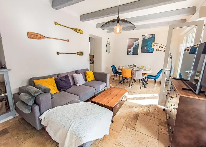 Clem By Interhome Vakantiehuis Saint-Raphaël